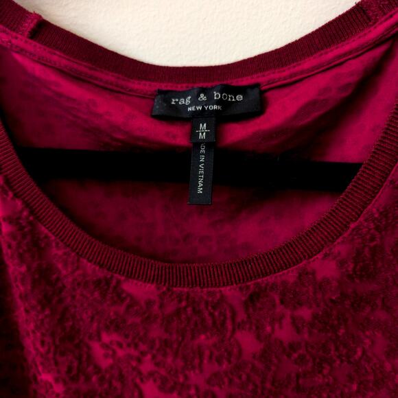 Rag & Bone Collier Top in Textured Red Jacquard size Medium - Picture 2 of 5